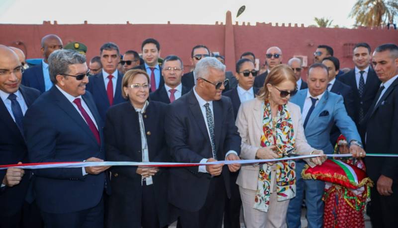 وزير الاتصال يشارك في مراسم افتتاح المهرجان الدولي للسياحة الصحراوية