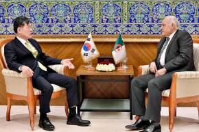 السفير الكوري يؤدي زيارة وداع لعطاف