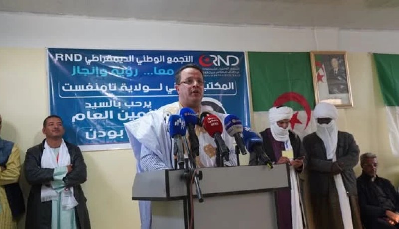 منذر بودن ينشط لقاء جواري بمدينة سيلت في تمنراست