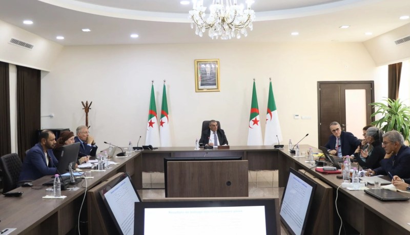 جلاوي يترأس اجتماعًا لبحث تقدم مشروع توسعة ميناء عنابة الفوسفاتي