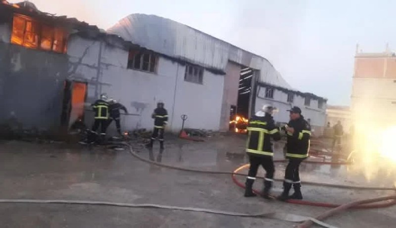 قسنطينة.. حريق مستودع لتخزين حبيبات البوليمار بالمنطقة الصناعية ابن باديس