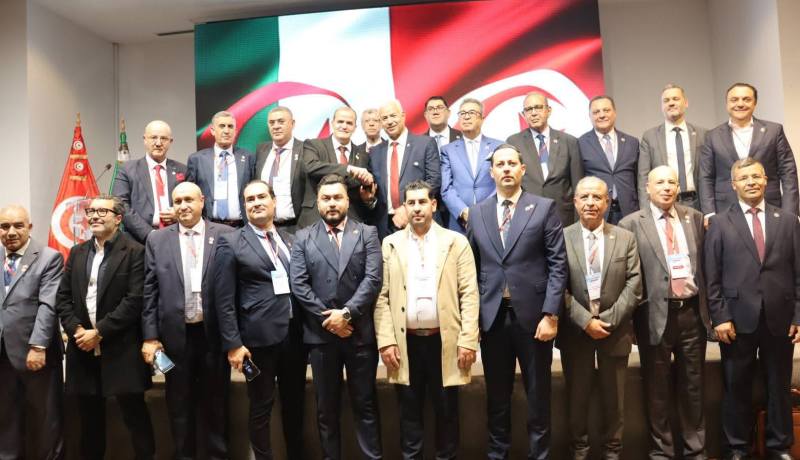 الجزائر وتونس يختتمان المنتدى الاقتصادي ويدعمان الشراكات المستقبلية