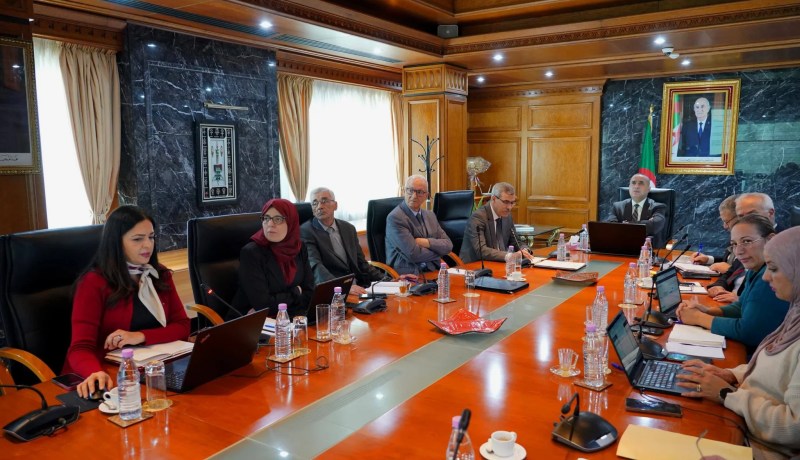 عجال يترأس اجتماعًا لدراسة ملفات تسيير قطاع الطاقة والمصادقة على ورقة طريقة النشاط