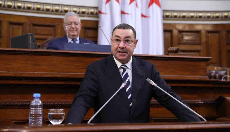 وزير الداخلية يعرض مشروع القانون المتعلق بالتنظيم الإقليمي للبلاد