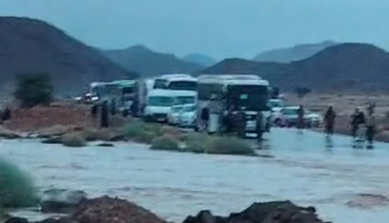 تامنغست.. انقطاع جزئي للطريق الوطني رقم 1 بسبب ارتفاع منسوب مياه واد عيشة