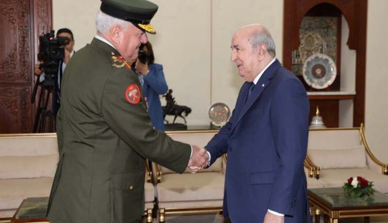 رئيس الجمهورية يستقبل رئيس هيئة الأركان المشتركة للقوات المسلحة الأردنية