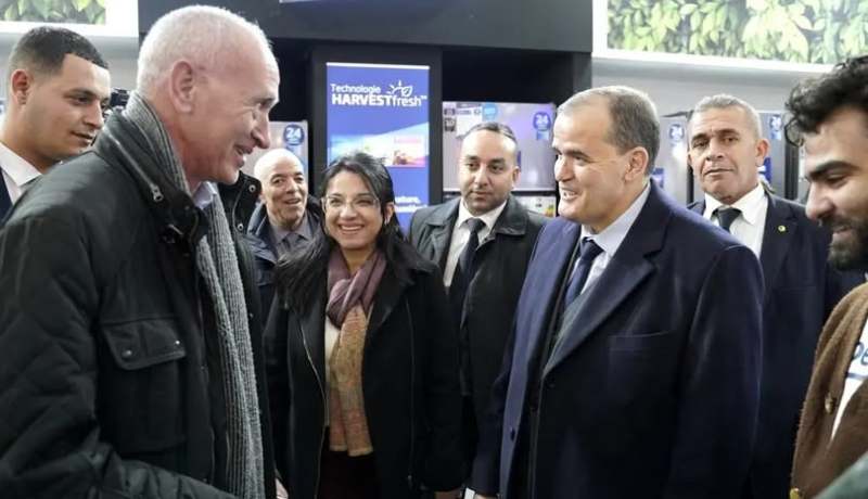 وزيرا التجارة الداخلية والخارجية يزوران أجنحة المؤسسات المشاركة في معرض الإنتاج الجزائري