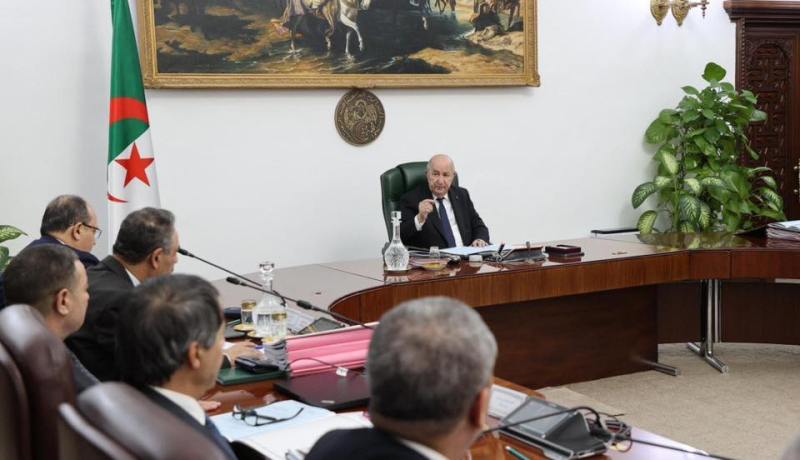 رئيس الجمهورية يأمر بتأجيل التعديل التقني للدستور لتعميق الدراسة