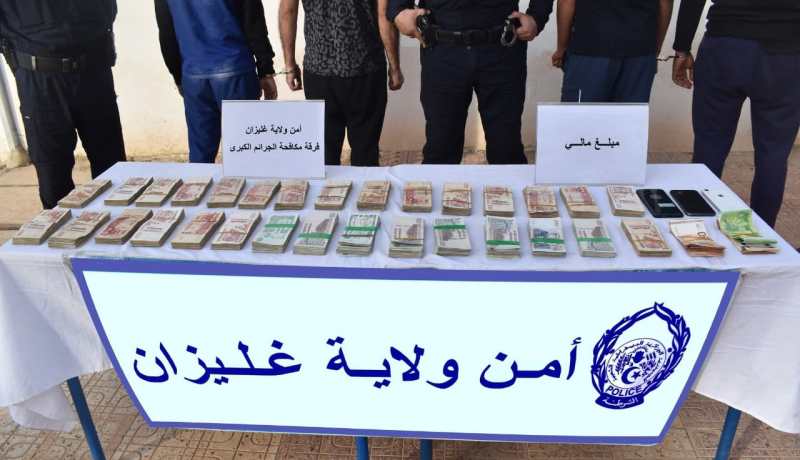 غليزان: الأمن يطيح بشبكتين مختصتين في السطو على المنازل وتزوير العملة الوطنية