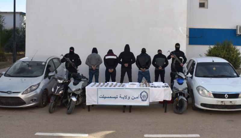 تيسمسيلت.. تفكيك شبكة لترويج المخدرات وحجز أزيد من 3 كلغ من الكيف المعالج