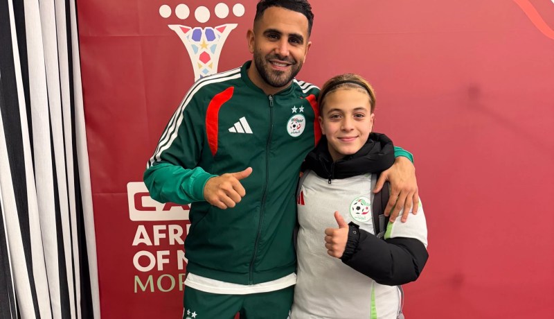 محرز يحقق حلم طفل جزائري على هامش نهائيات “كان 2025”