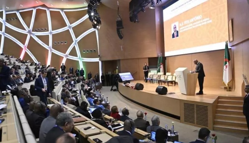 اعتماد “إعلان الجزائر” في المؤتمر الدولي لتجريم الاستعمار وتعزيز العدالة بالقارة الإفريقية