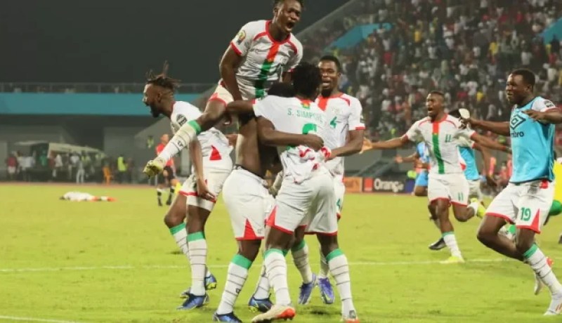 مدرب بوركينافاسو يكشف قائمة لاعبيه المعنيين بكأس أمم إفريقيا 2025