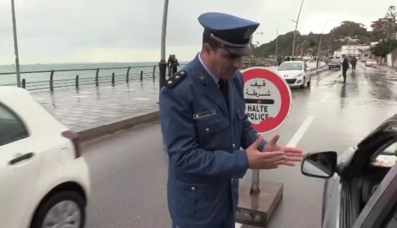 التقلبات الجوية: شرطة عنابة تكثف خرجاتها الميدانية للتكفل بالمواطنين وتسهيل حركة المرور