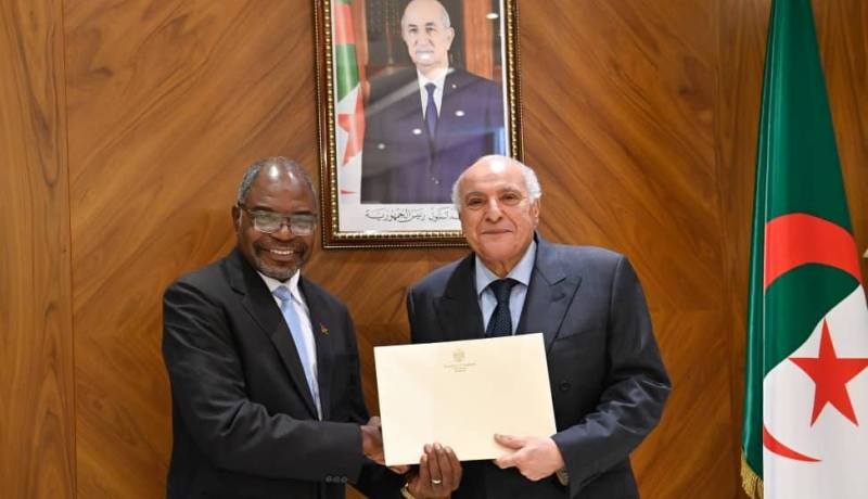 عطاف يستقبل سفير ناميبيا الجديد