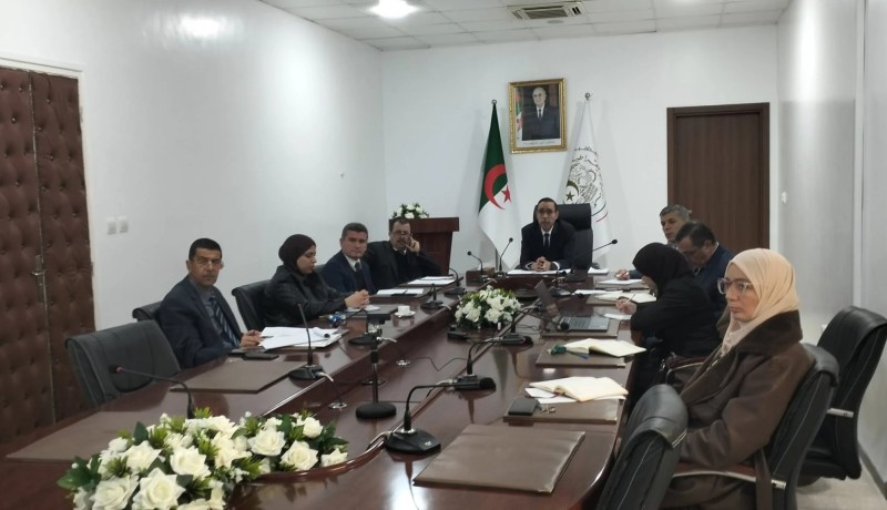 تعزيز التعاون الجزائري-العماني في الصناعة الصيدلانية عبر استثمارات وشراكات مشتركة