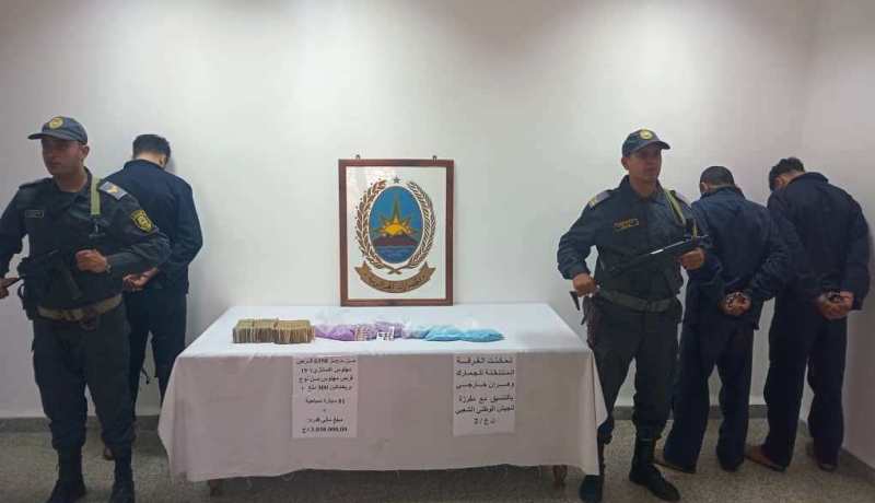 وهران.. توقيف 3 أشخاص وحجز أكثر من 6 آلاف قرص مهلوس