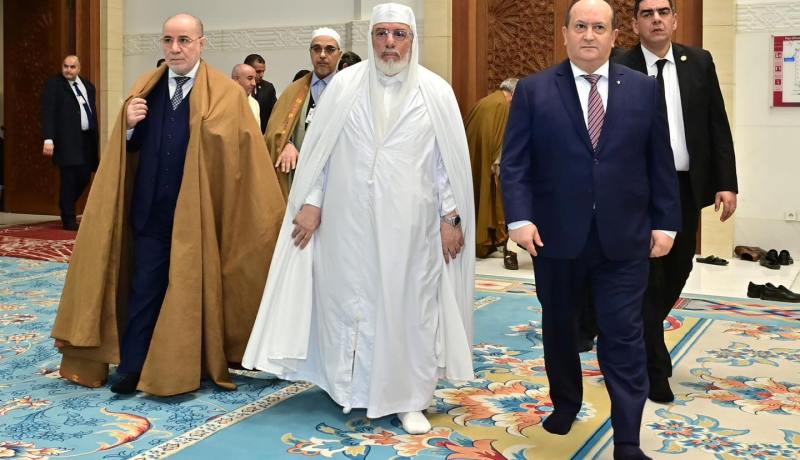 الوزير الأوّل يشرف على حفل اختتام المسابقة الدولية لجائزة الجزائر لحفظ القرآن الكريم وتجويده