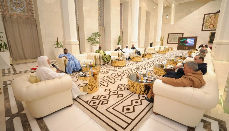 وفد من رابطة علماء دول السّاحل في ضيافة عميد جامع الجزائر 