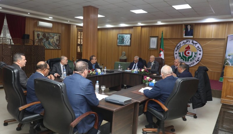 اجتماع لأحزاب الأغلبية لبلورة مقترحات حول التعديل التقني للدستور وقانون الانتخابات