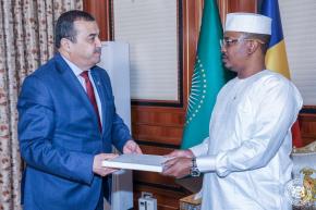 عرقاب يُسلم رسالة خطية من الرئيس تبون إلى نظيره التشادي