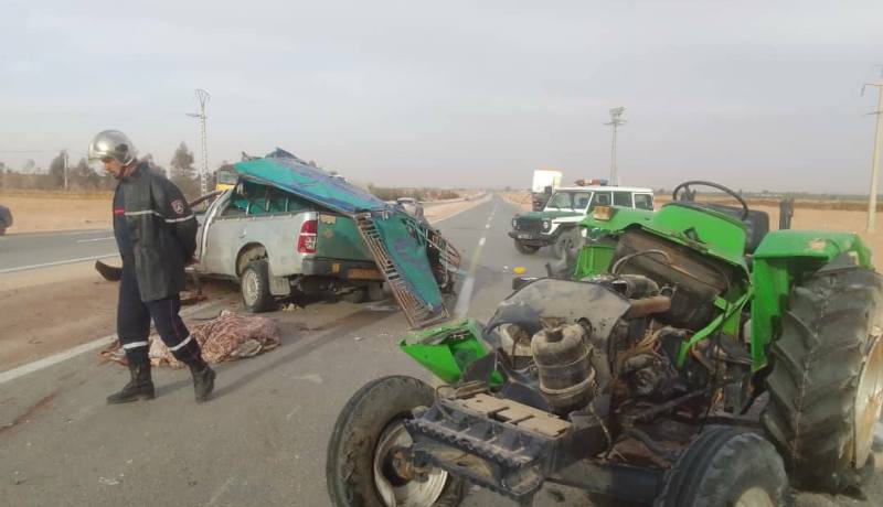 قتيل و10 جرحى إثر اصطدام سيارة بجرار في ورقلة