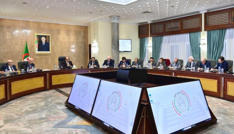 الوزير الأول يترأس الدورة الأولى للمجلس الوطني للاستثمار