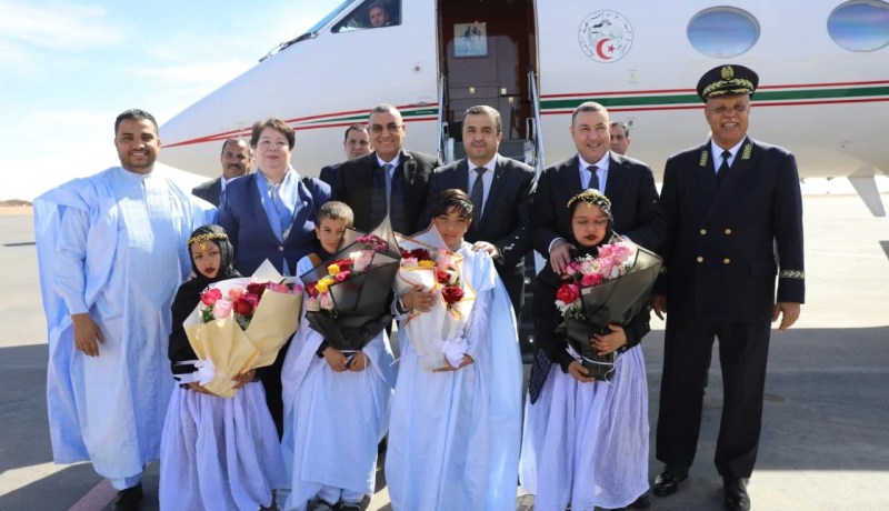 وزير الداخلية يحل بتندوف رفقة وفد وزاري