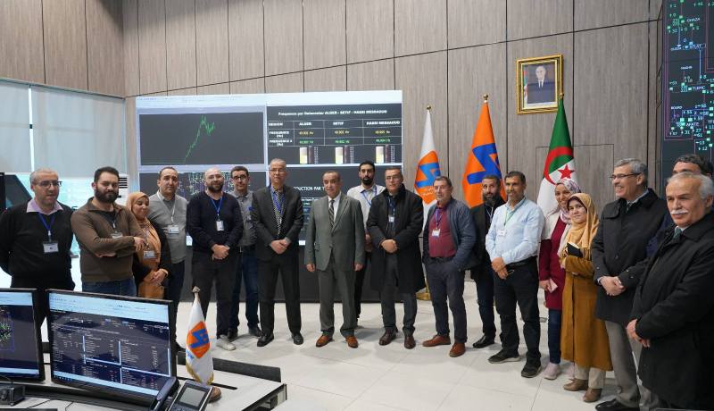 في زيارة فجائية.. وزير الطاقة يتفقد جاهزية الشبكة الكهربائية