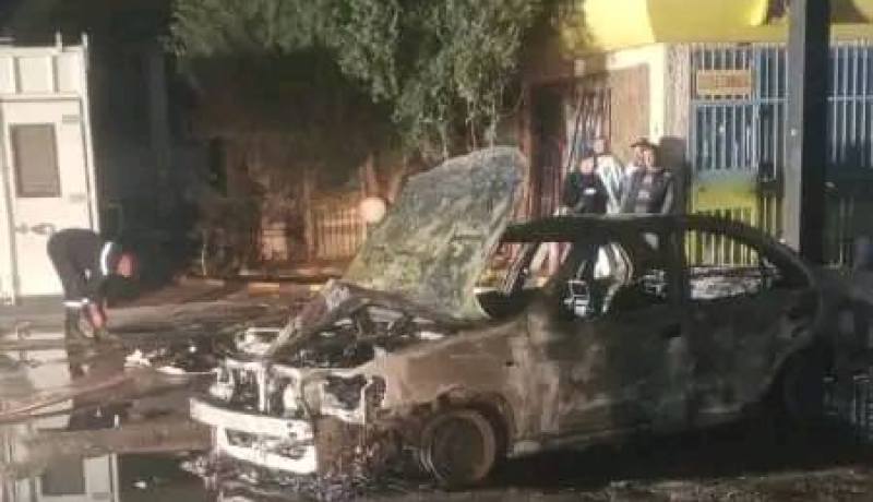 احتراق سيارة داخل محطة الوقود بإليزي