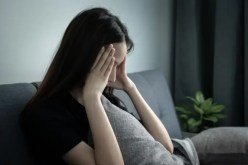 أشعر بالغربة بالرغم من كل هذا الزحام.. 