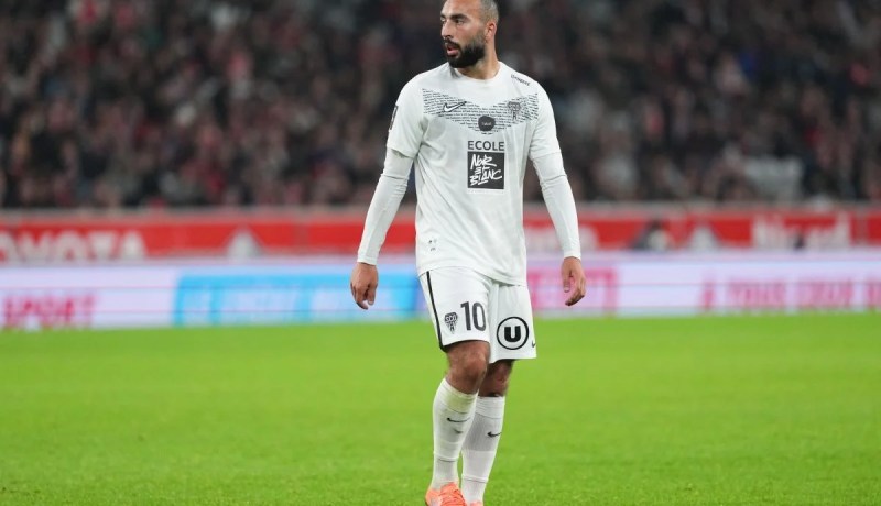 مرسيليا يتقدم على ليون في سباق ضم عبدلي