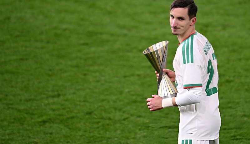 بولبينة: “نهدي التأهل  للشعب الجزائري.. وروح المجموعة صنعت الفارق”