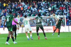 انضباط دفاعي يُنقذ الخضر أمام الاندفاع النيجيري في شوط أول سلبي