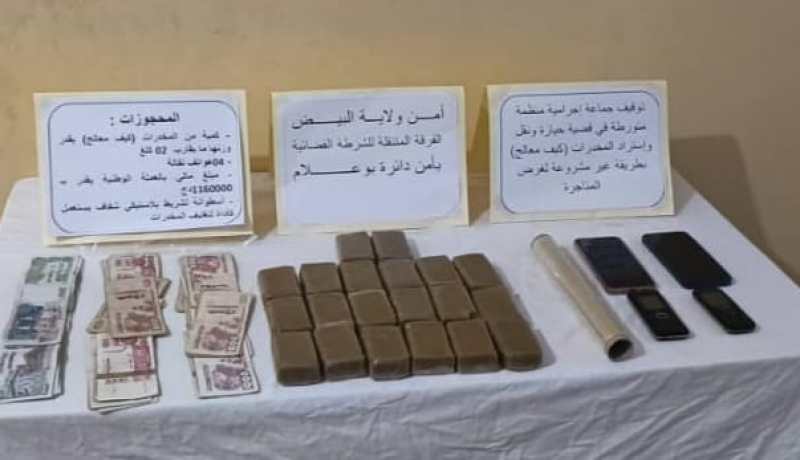 البيض: تورط 3 سائقين وقابض حافلة لنقل المسافرين في حيازة الكيف المعالج