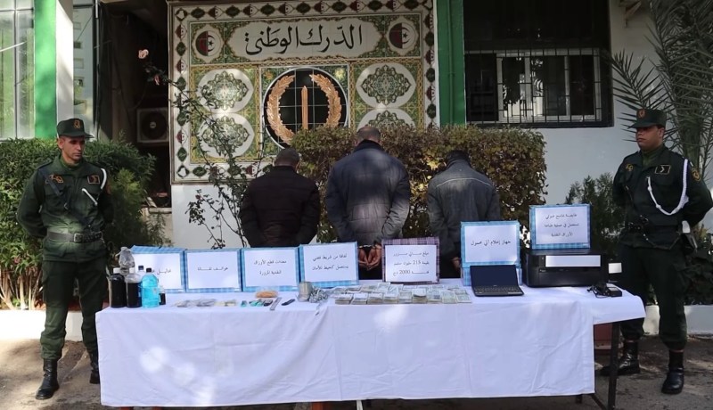 درك بئر مراد رايس يطيح بعصابة تُزوّر النقود وحجز 215 مليون سنتيم