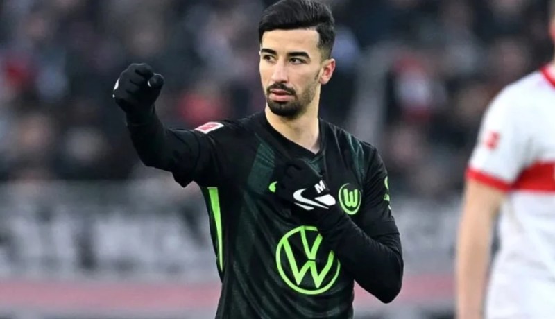 عمورة يسجّل هدفًا عالميًا بالعقب