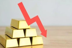 الذهب والفضة يواصلان التراجع