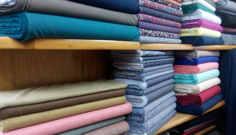 4 أشخاص منهم سوريان متهمين بممارسات تجارية غير قانونية من خلال استيراد الأقمشة الصينية
