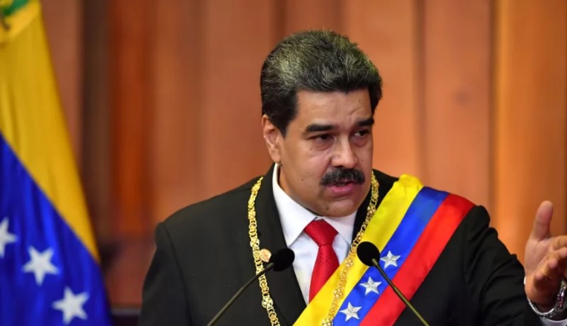 بعد الهجمات الأمريكية على فنزويلا.. اعتقال الرئيس مادورو وزوجته