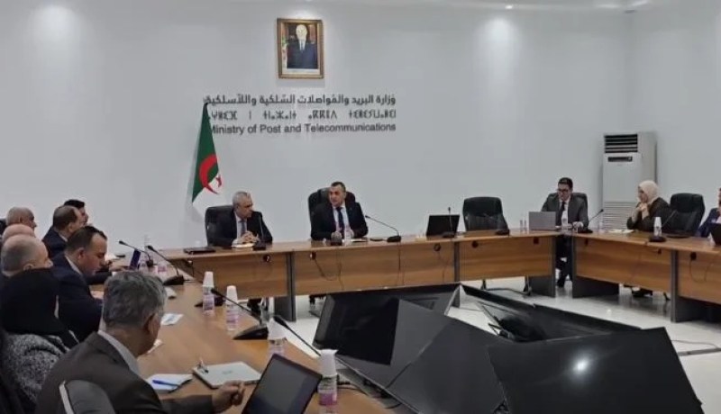 إلزام متعاملي الهاتف النقال باستكمال التغطية قبل نهاية السنة