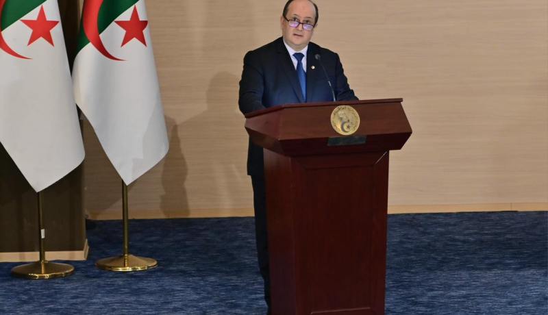 الوزير الأول يفتتح أشغال ندوة رؤساء المراكز القنصلية