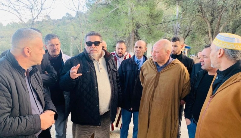 تيسمسيلت.. عصماني يلتقي مواطني بوقائد ويستمع لانشغالاتهم