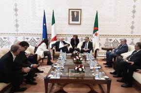 وزير البيئة وأمن الطاقة الإيطالي يحل بالجزائر