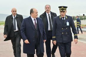 الوزير الأول يحل بعنابة لمعاينة توسعة الميناء