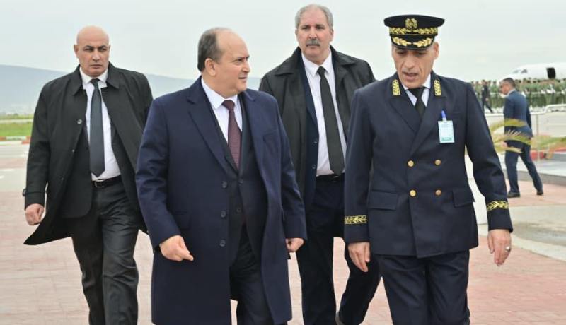 الوزير الأول يحل بعنابة لمعاينة توسعة الميناء