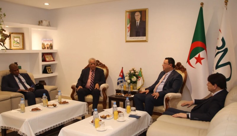 بودن يستقبل سفير جمهورية كوبا لدى الحزائر