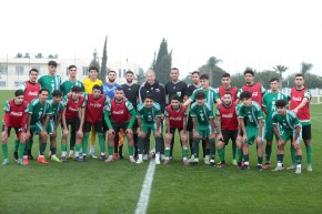 النجم الألماني الأسبق يورغن كلينسمان يزور المركز التقني الوطني بسيدي موسى