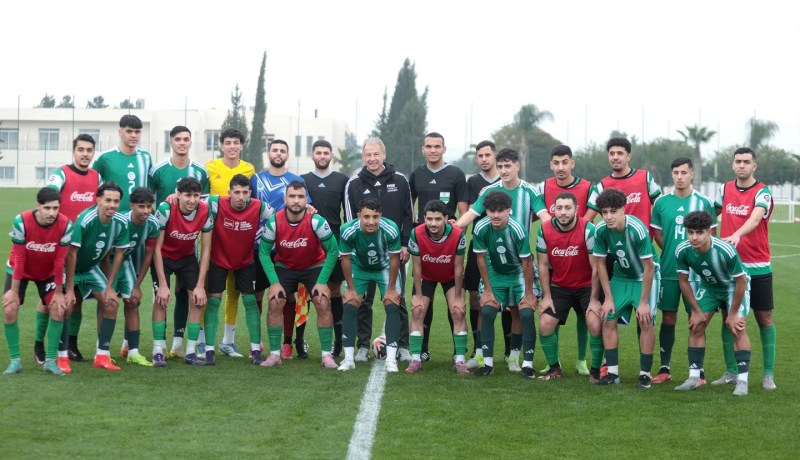 النجم الألماني الأسبق يورغن كلينسمان يزور المركز التقني الوطني بسيدي موسى