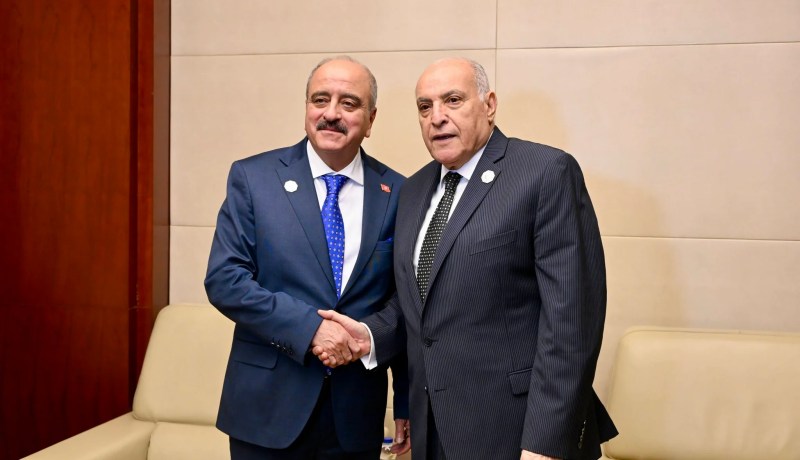 عطاف يجري محادثات مع نظيره التونسي في أديس أبابا